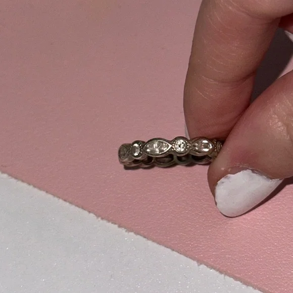 Pandora Ring - Picture 1 of 1